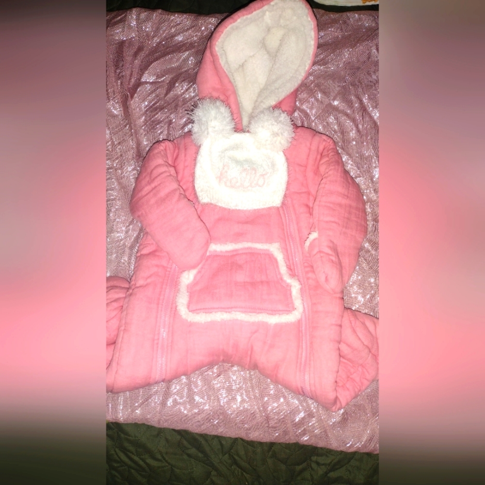 Snowsuit an pompom hat
